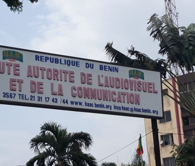 Bénin HAAC sanctions médias illégaux