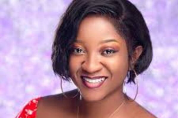 Côte d'Ivoire Braising Girl Dan Marcel