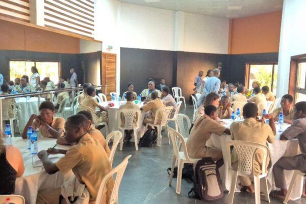 Bénin, Éclaireuses, IRD, jeunes filles