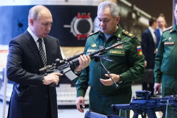 Russie Kremlin arme guerre en Ukraine