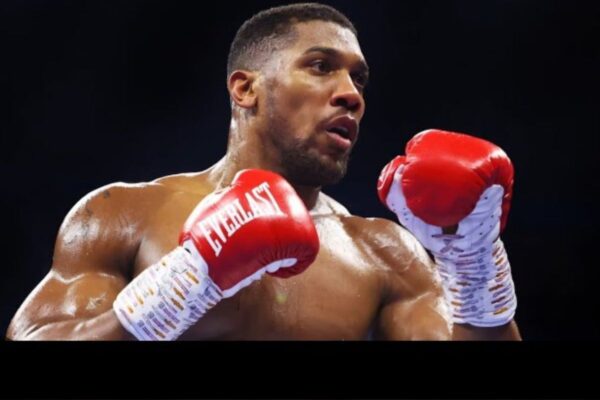 Boxe Anthony Joshua intervention chirurgicale