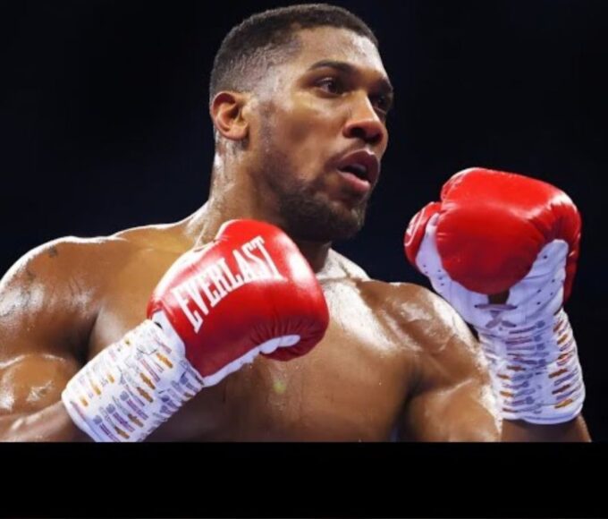Boxe Anthony Joshua intervention chirurgicale
