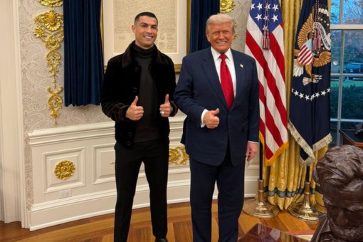 Cristiano Ronaldo pose fièrement avec Donald Trump à la Maison Blanche