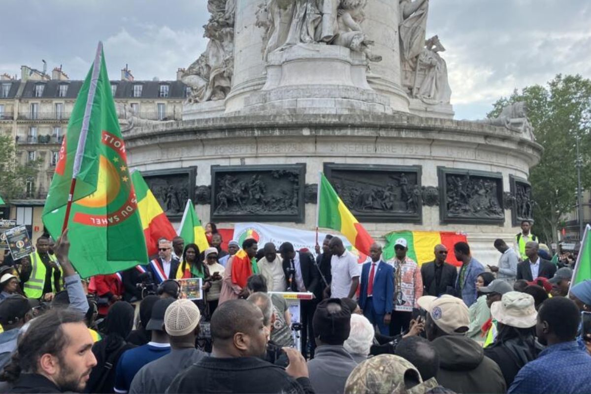 Mali Maliens Paris aux autorités de transition