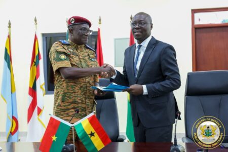 Burkina Faso-Ghana : un accord pour sécuriser les corridors commerciaux transfrontaliers