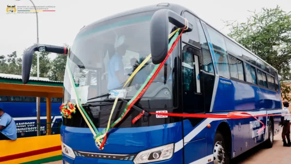 Bénin : 63 bus universitaires reprennent la route avec de nouvelles règles de sécurité