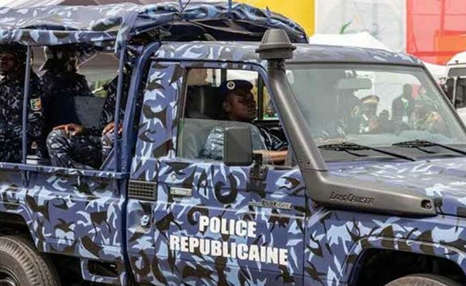 Cotonou : la police découvre 5,4 kg de cannabis présumé dans le sac d’un quinquagénaire