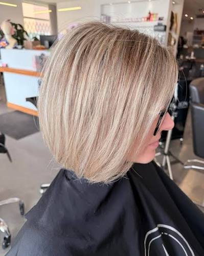 Beauté : le Bell-Bottom Bob, la coupe rétro qui s’impose cet automne